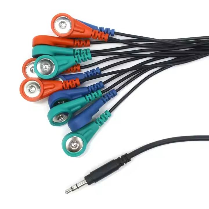 متخصص در مونتاژ کابل‌های پزشکی سفارشی، با طراحی ماهرانه توسط Wire Harness برای کنترل دقیق سیگنال در سیستم‌های تزریق
